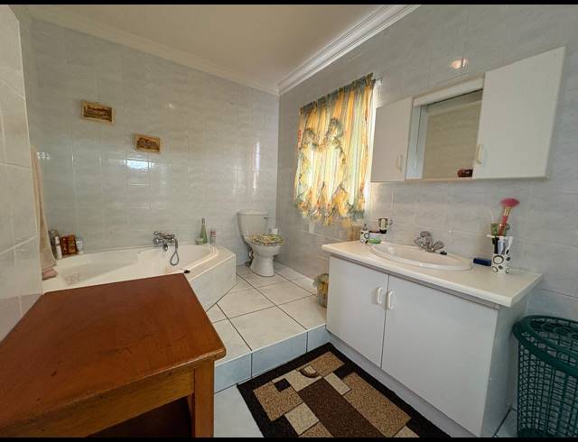 2 BEDROOM TOWNHOUSE FOR SALE IN THREE RIVERS EAST